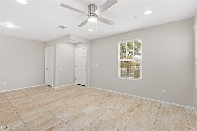 Foto del edificio - 675 Swift Eagle Ave