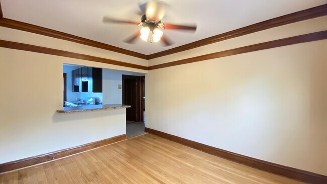 Foto del edificio - 4451 W Dickens Ave