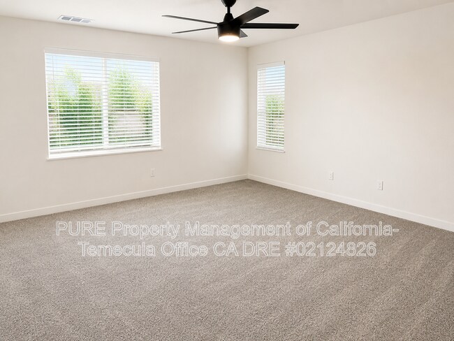 Foto del edificio - 16750 Yarrow Ln