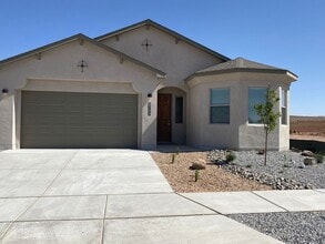 Building Photo - 2729 Camino Plata Loop NE