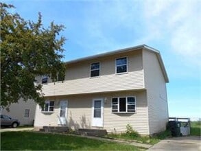 Building Photo - 4132 N Elsie Ave