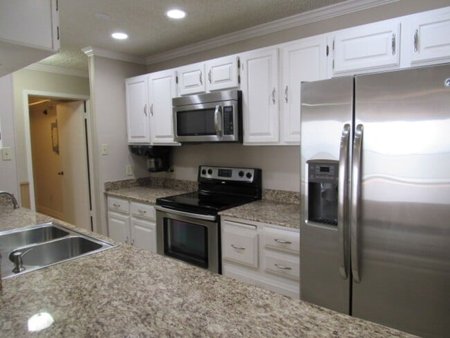 Building Photo - 1400 Ocean Dr