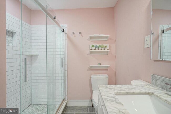 Foto del edificio - 522 Montrose St