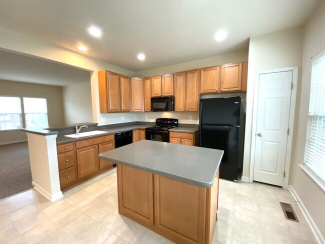 Building Photo - JUST REDUCED!!!!  3 Bedroom Townhome in Waynesboro!