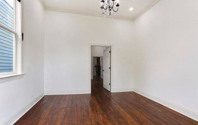 Building Photo - 2122 St Roch Ave