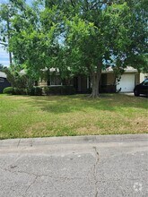 Building Photo - 5142 Stuyvesant Ln