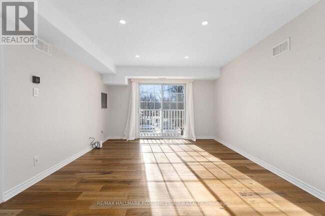 Building Photo - 49 Jacobs Terrace