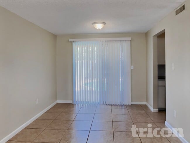 Foto del edificio - 3830 W Royal Palm Rd