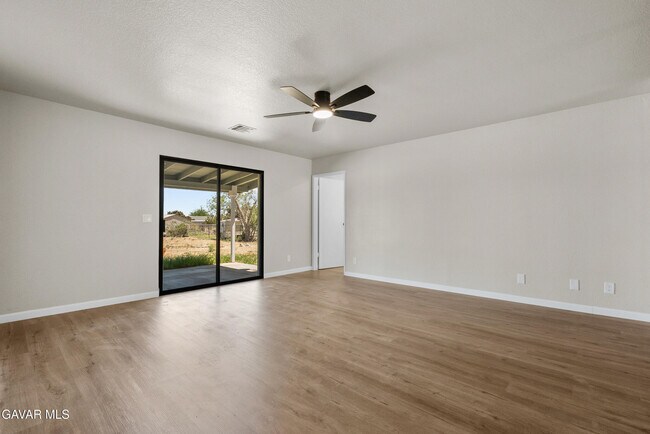 Building Photo - 5039 W Ave K 14
