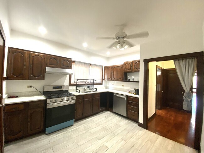 Foto del edificio - 5434 N Spaulding Ave
