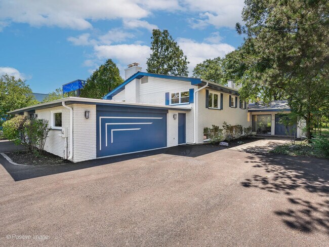 Building Photo - 725 Becker Rd