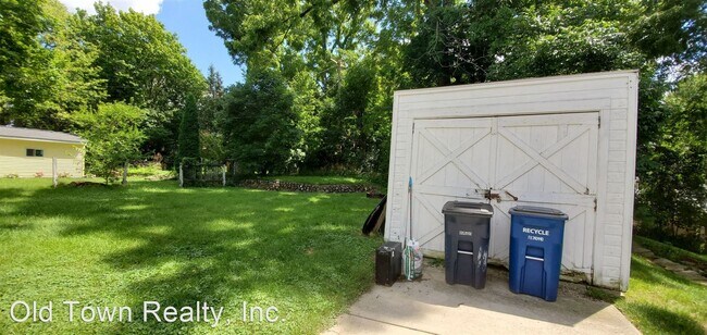 Building Photo - 2 br, 1.5 bath House - 931 Lutz