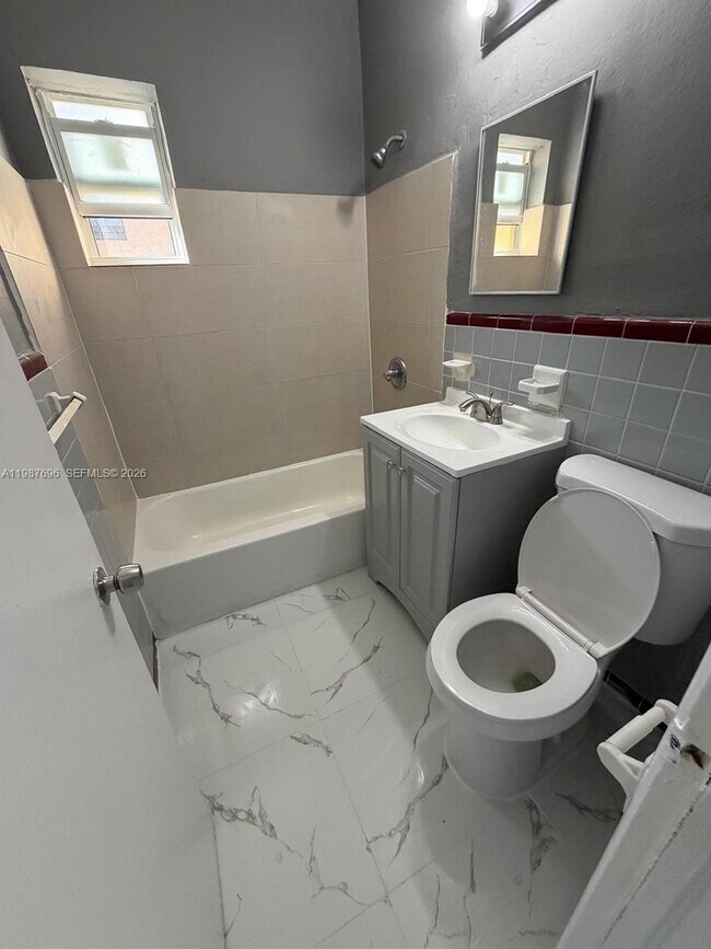 Foto del edificio - 16200 NE 19th Pl