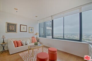 Building Photo - 10724 Wilshire Blvd