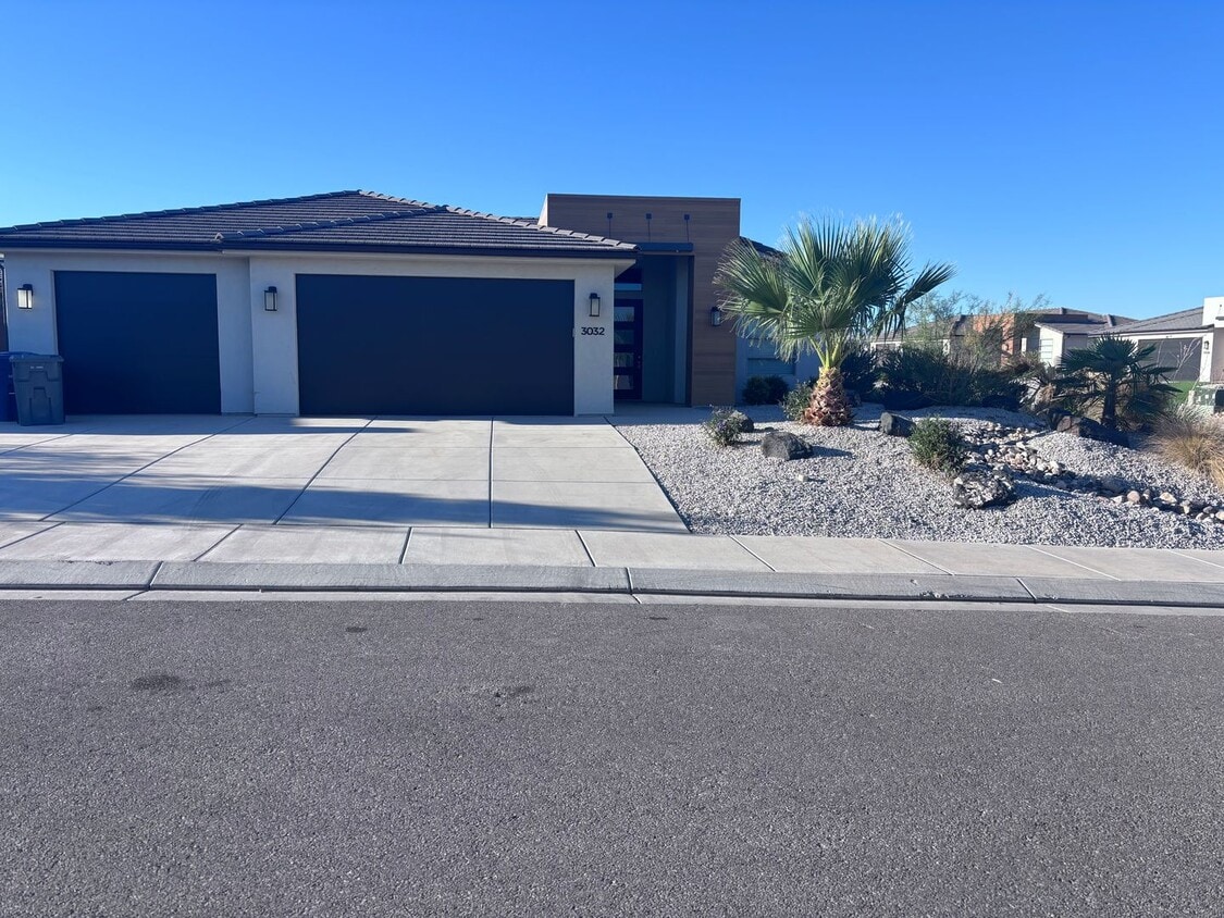 Primary Photo - 3 bed | 2.5 bath single story with office