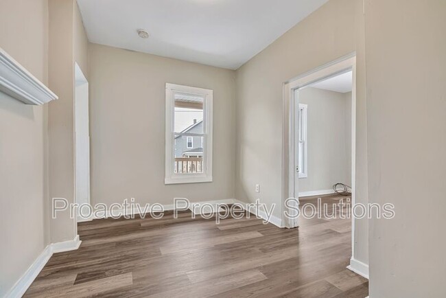 Building Photo - 1404-1412 Sanderson Ave