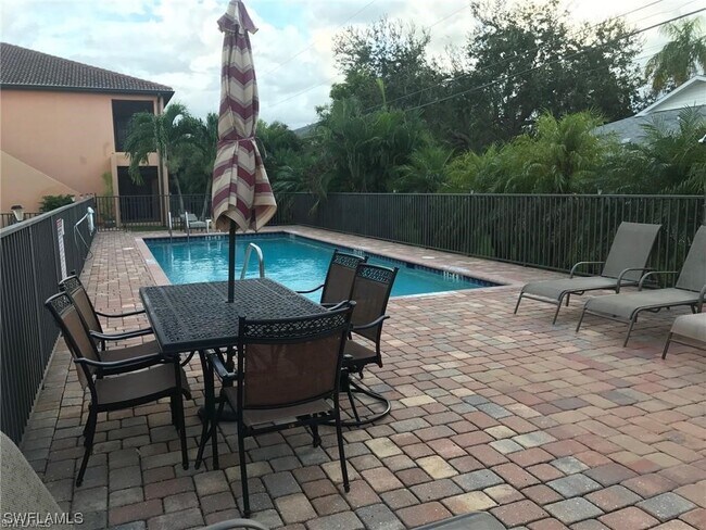 Foto del edificio - 5007 SW 16th Pl