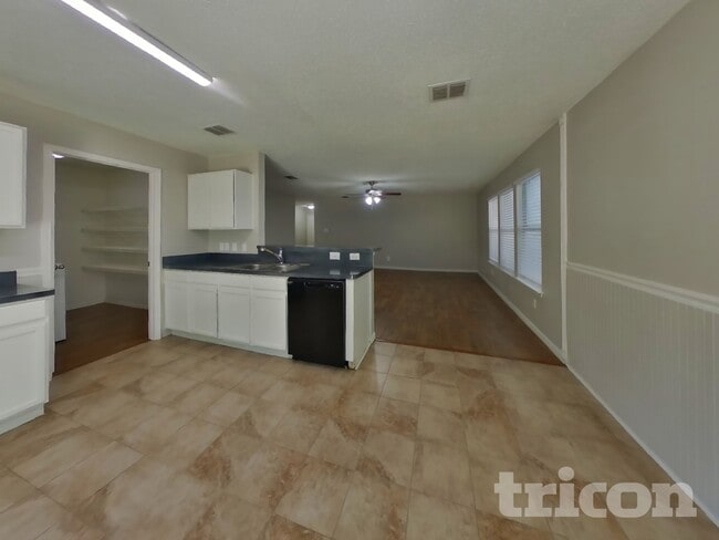 Foto del edificio - 1516 Warrington Way