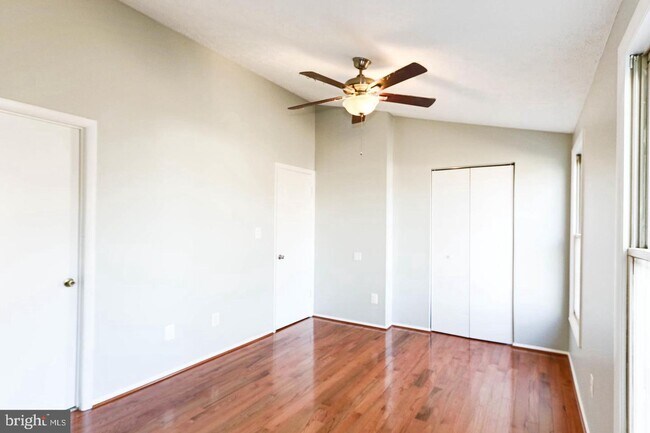 Building Photo - 3804 Bonnybridge Pl