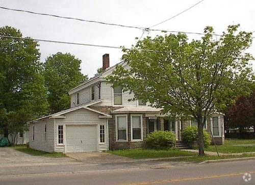 Building Photo - 129 Main St