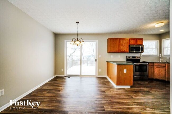 Foto del edificio - 2775 Cross Creek Ave