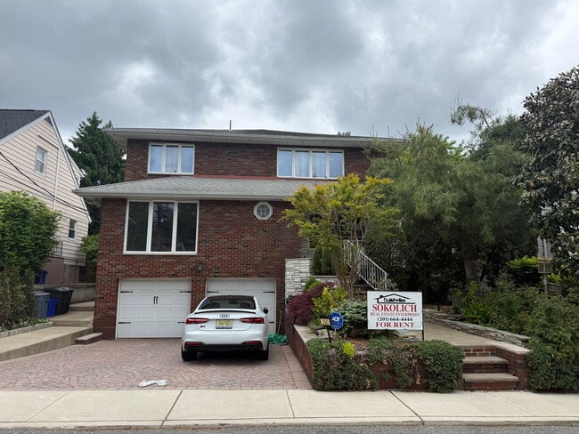 Photo - 250 Maple Avenue, Fort Lee, NJ 07024 - 3 BR 1 BA multi-family home