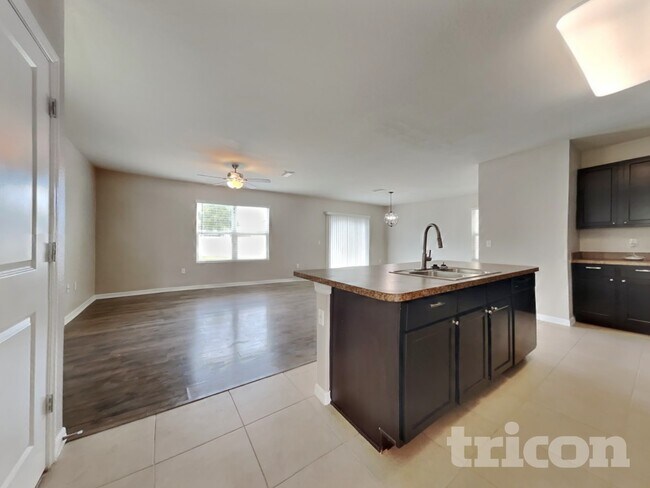 Foto del edificio - 10111 Mangrove Well Rd