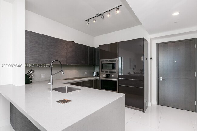 Building Photo - 1080 Brickell Ave