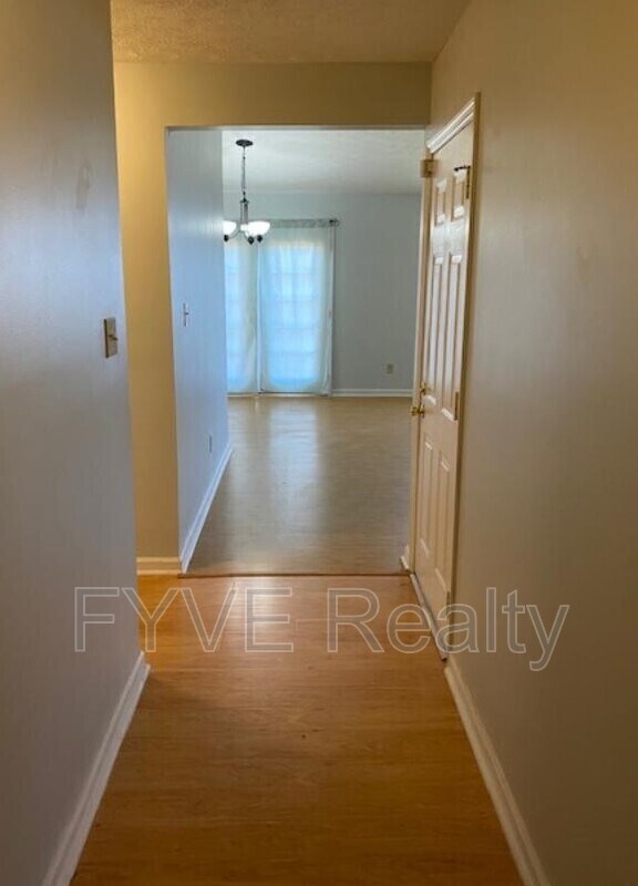 Building Photo - 6021 Newington Ln
