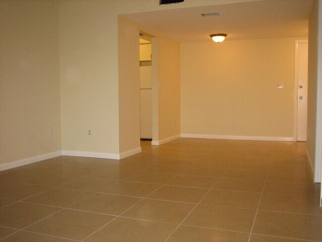 Building Photo - 950 S Kanner Hwy