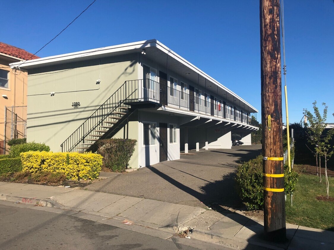 Primary Photo - 1250 E St