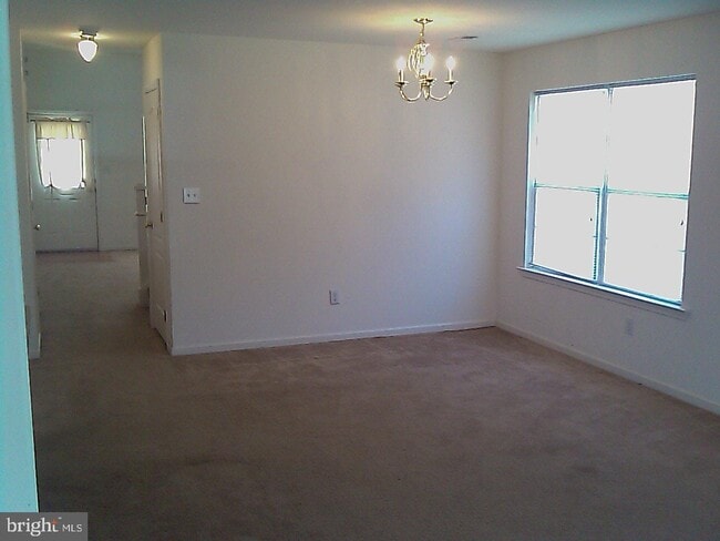 Building Photo - 255 Trafalgar Dr