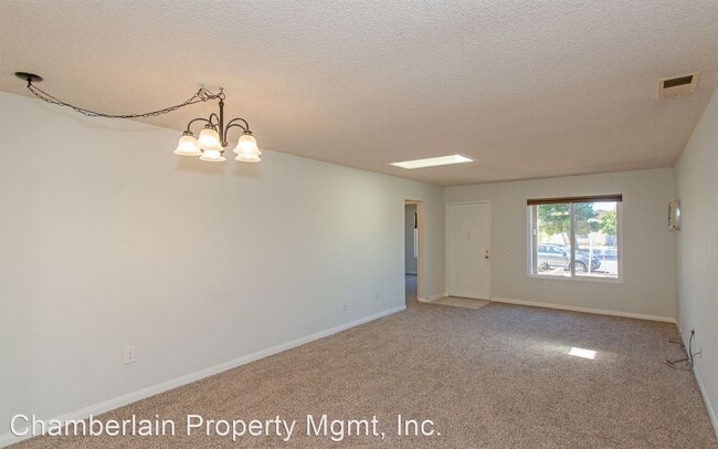 Building Photo - 2 br, 1 bath House - 1374 Panorama Ridge Rd