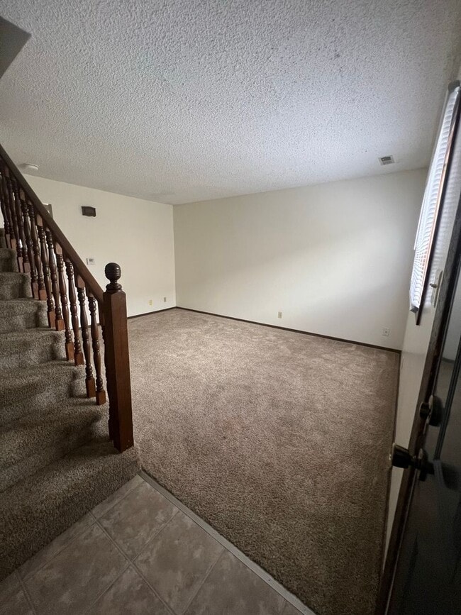 Building Photo - 509 Elm Ave