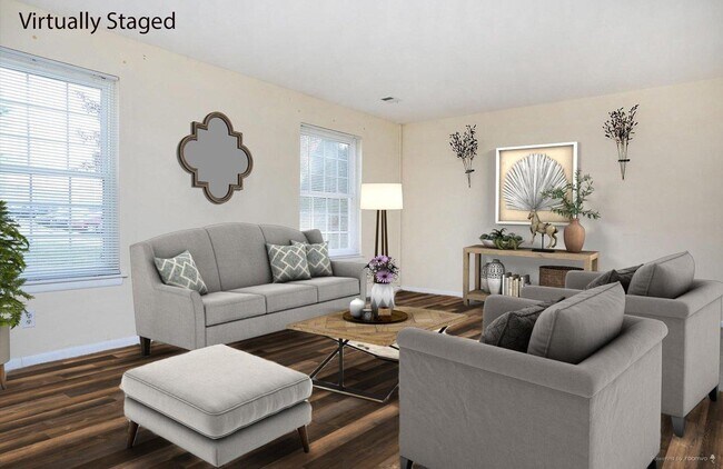 Family room - 17 Donovan Ct
