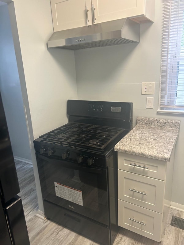 Building Photo - 4420 E 154th St