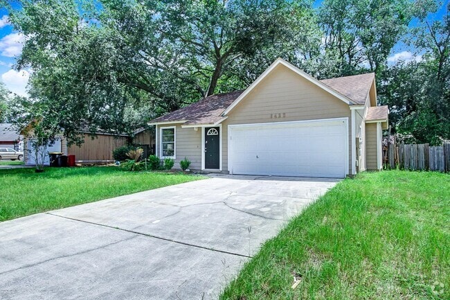 Building Photo - 6423 Sable Woods Dr E