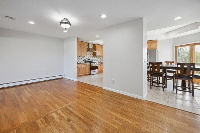 Foto del edificio - 12 Crescent Dr