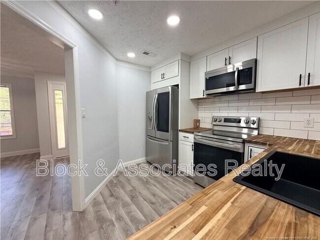 Foto del edificio - 392 Bubble Creek Ct