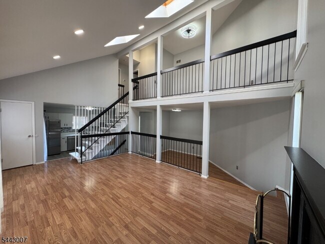 Foto del edificio - 3811 Bloomingdale Dr