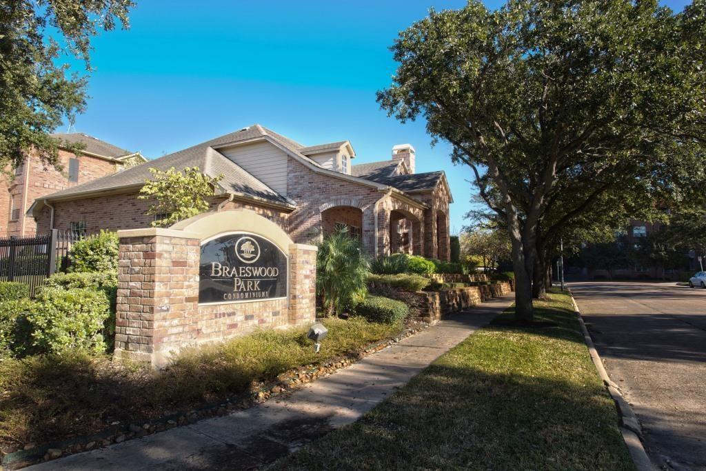 Foto principal - 2255 Braeswood Park Dr