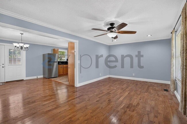 Building Photo - Unit