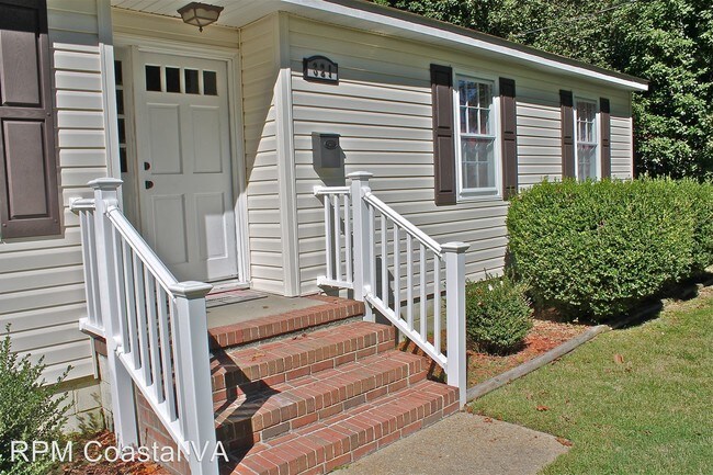 Building Photo - 321 Tabbs Ln
