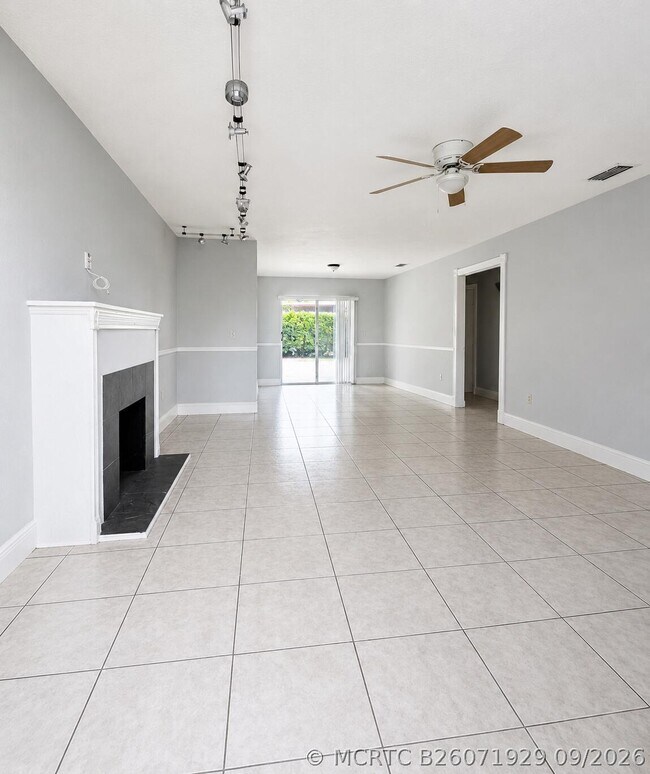 Building Photo - 21441 Crozier Ave