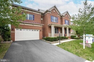 Building Photo - 42229 Majestic Knolls Dr