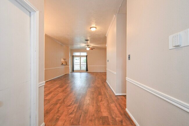 Foto del edificio - 16302 Ash Point Ln