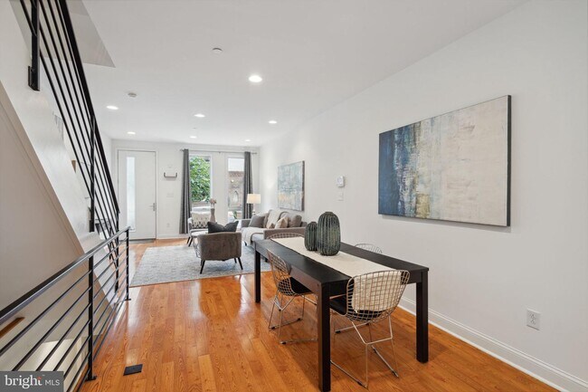 Foto del edificio - 304 Cecil B. Moore Ave