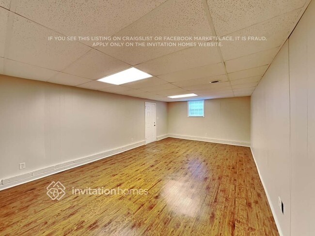 Building Photo - 5660 Tracy Dr SE