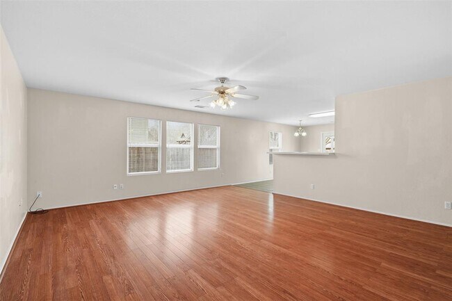 Foto del edificio - 700 Riverway Ln