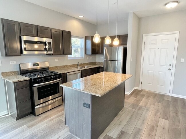 Foto del edificio - 809 E Main St